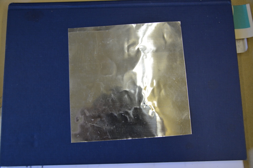 Толстая алюминиевая фольга от пластинки для тонкослойной хроматографии - ТСХ