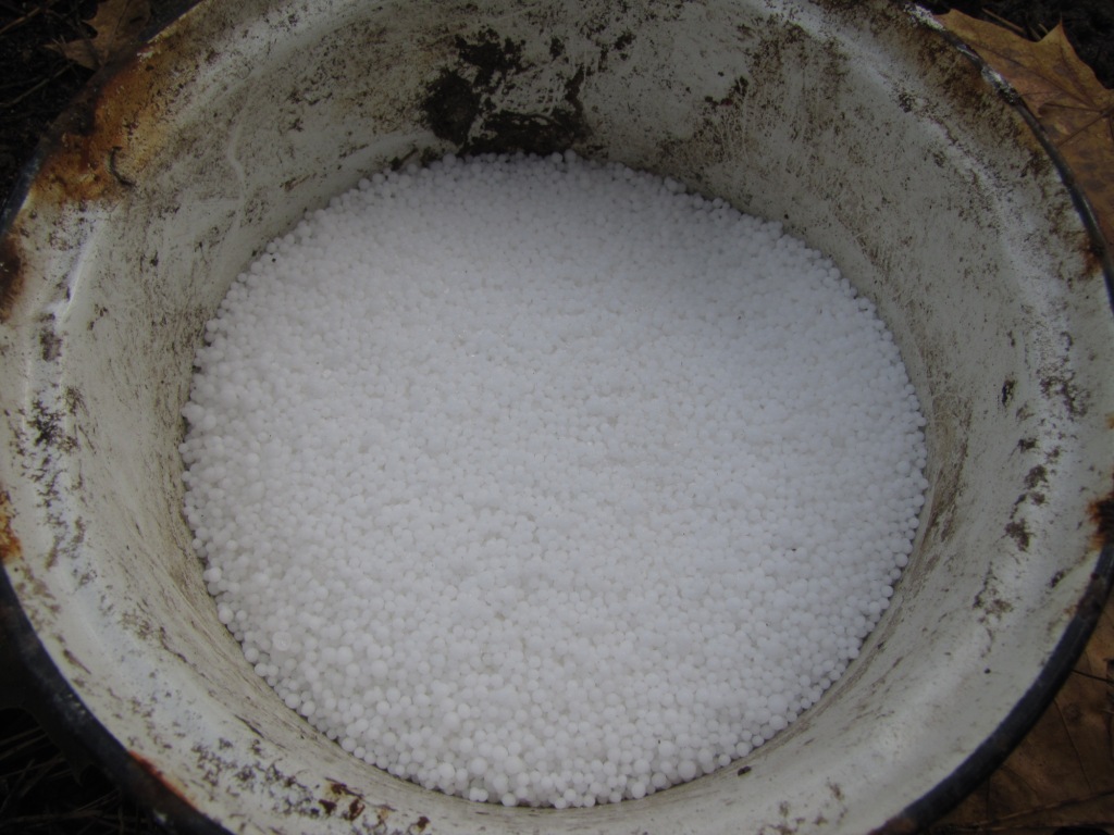   - 850    - 150  ( ). Ammonium Nitrate and Sugar (burning of the mixture)