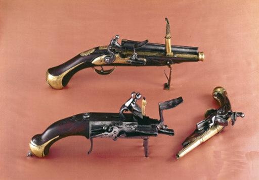 Зажигательные пистолеты (XVII-XIX век)