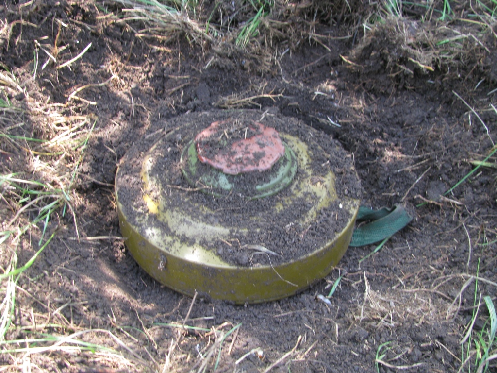   -62. Soviet anti-tank blast mine -62 (7 kg of TNT)