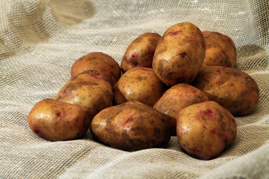 Почему темнеет картофель после варки