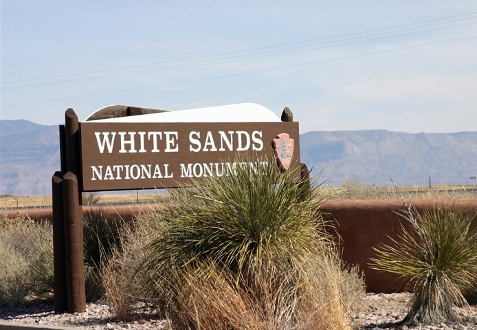    (White Sands Desert)