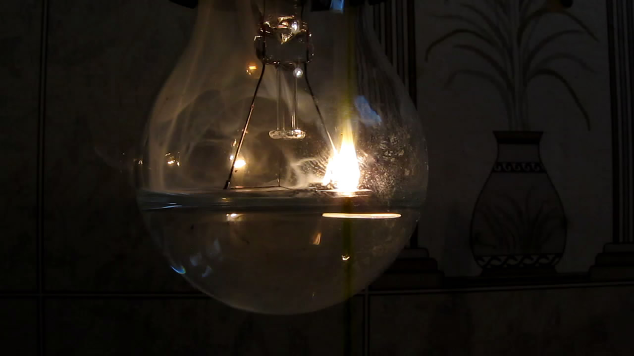  ,     (220 ) ? Incandescent light bulb (220V) filled with water