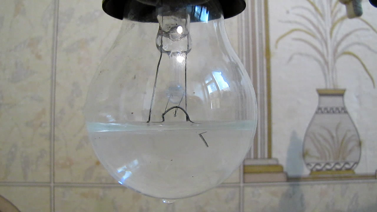  ,     (220 ) ? Incandescent light bulb (220V) filled with water