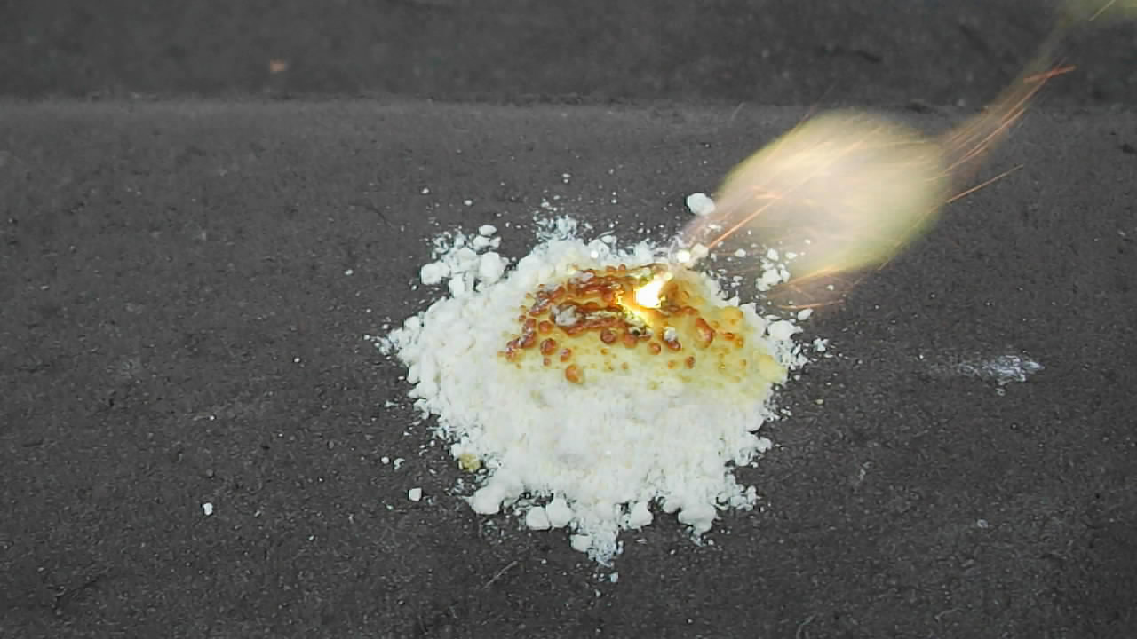  :   -  (  ). Burning of mixture of barium perchlorate and sulfur (oscillating chemical reaction)