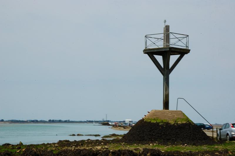 --:   . Passage du Gois: road under water