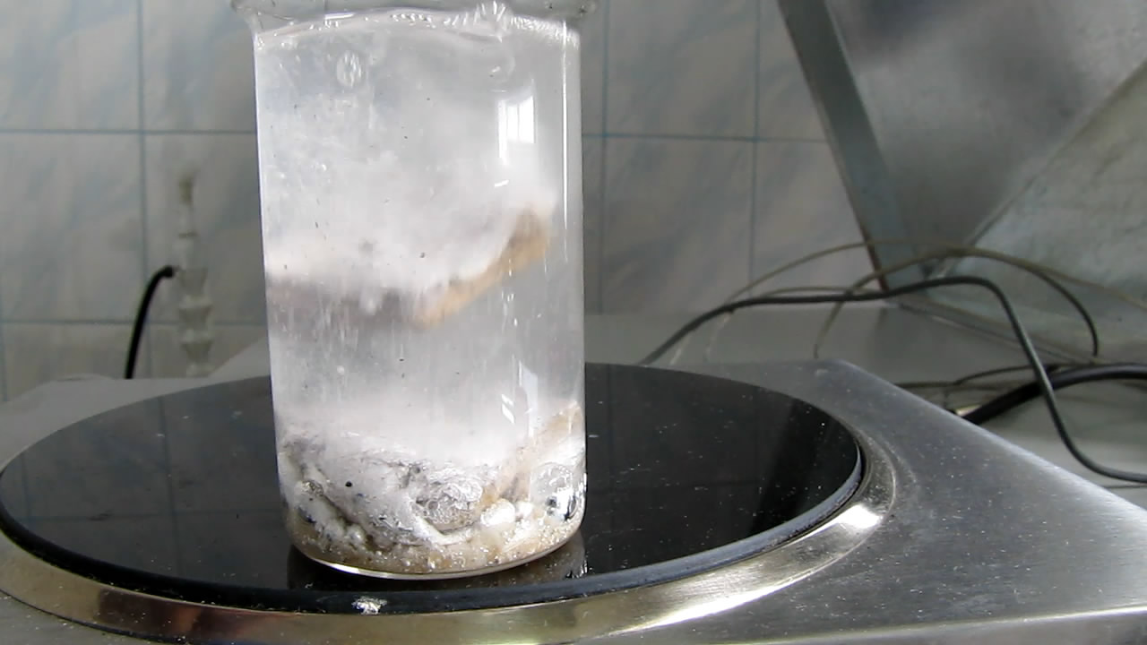   (  ). Melting of sodium (in mineral oil)