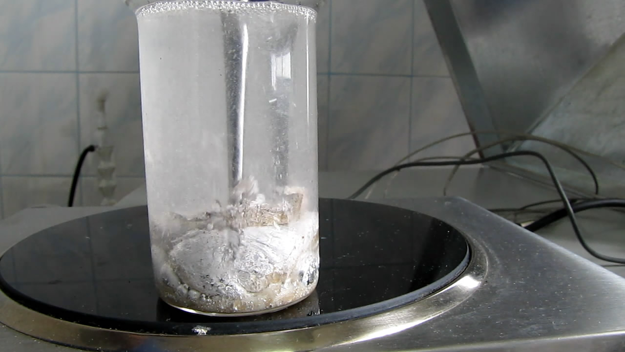   (  ). Melting of sodium (in mineral oil)