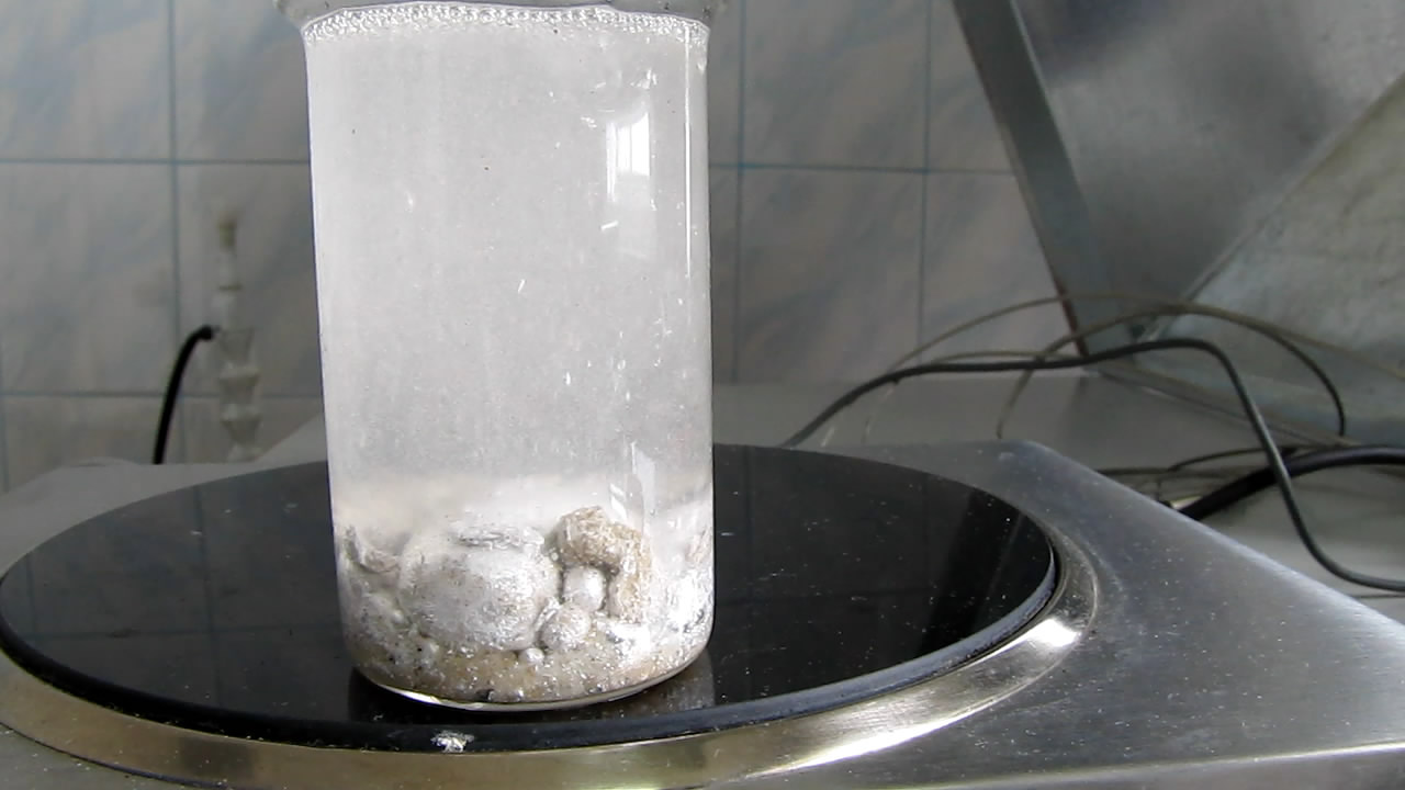   (  ). Melting of sodium (in mineral oil)