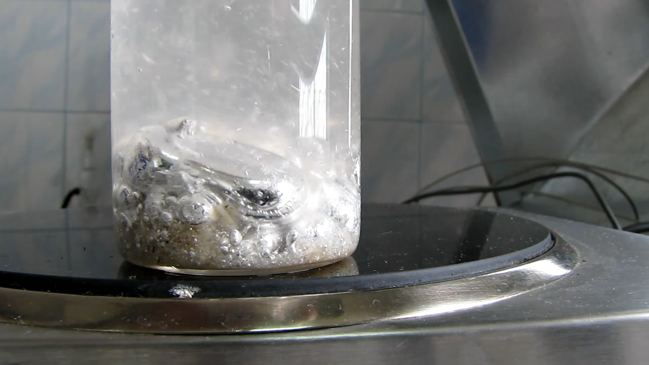   (  ). Melting of sodium (in mineral oil)