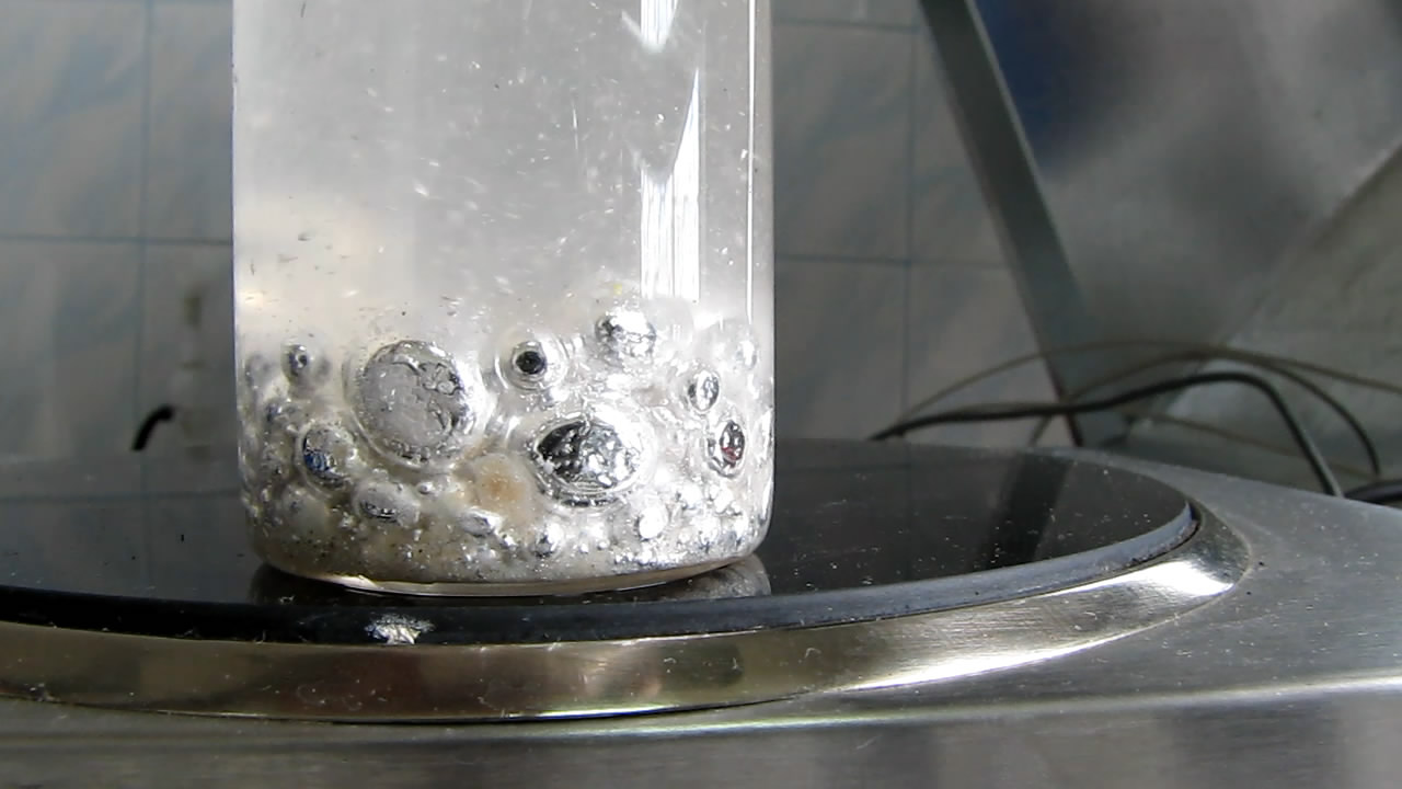   (  ). Melting of sodium (in mineral oil)