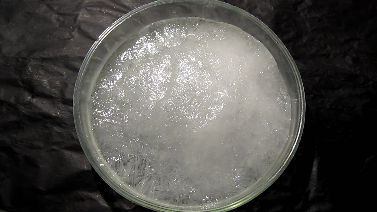    :  . Supersaturated solution of sodium acetate: unexpected crystallization