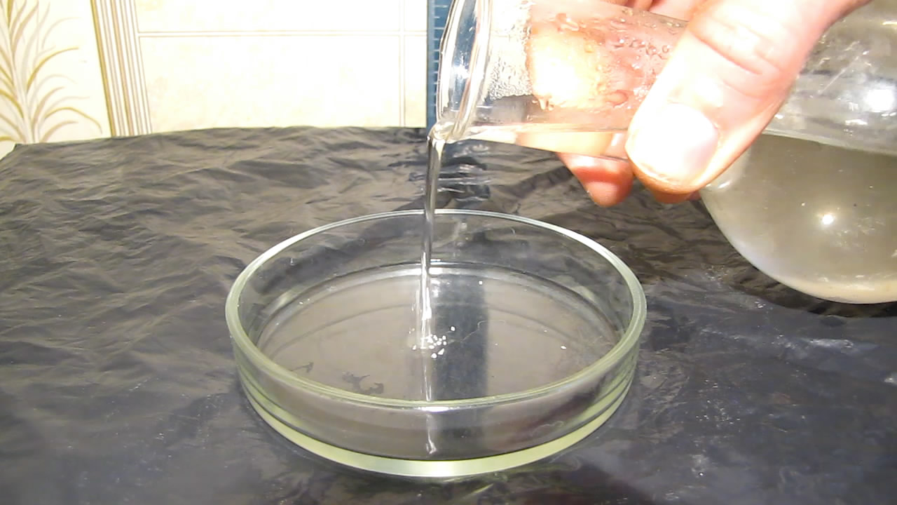   (    ). Stalagmite growing (using supersaturated solution of sodium acetate)