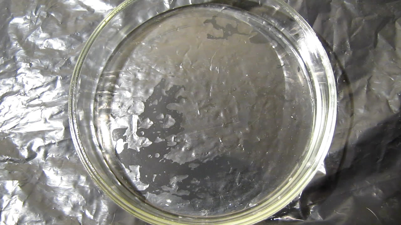 Спираль и кристаллизация (используется пересыщенный раствор ацетата натрия). Spiral and crystallization (supersaturated solution of sodium acetate)