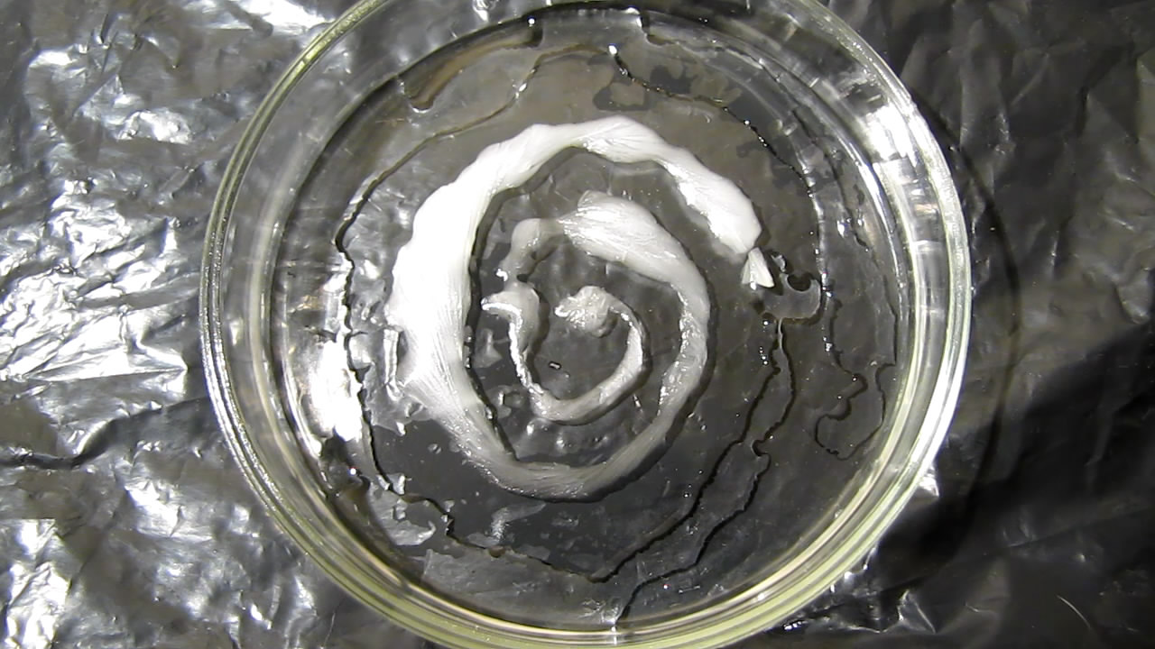    (    ). Spiral and crystallization (supersaturated solution of sodium acetate)