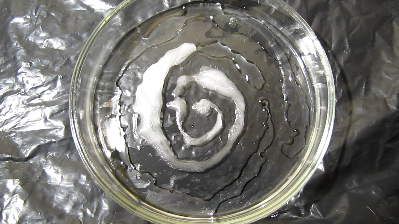    (    ). Spiral and crystallization (supersaturated solution of sodium acetate)