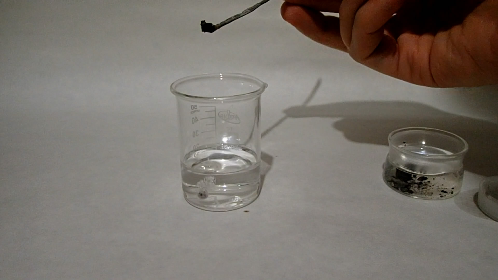 Metallic caesium. Caesium in air. Caesium and water. Caesium and ethanol.  .    ().   .   