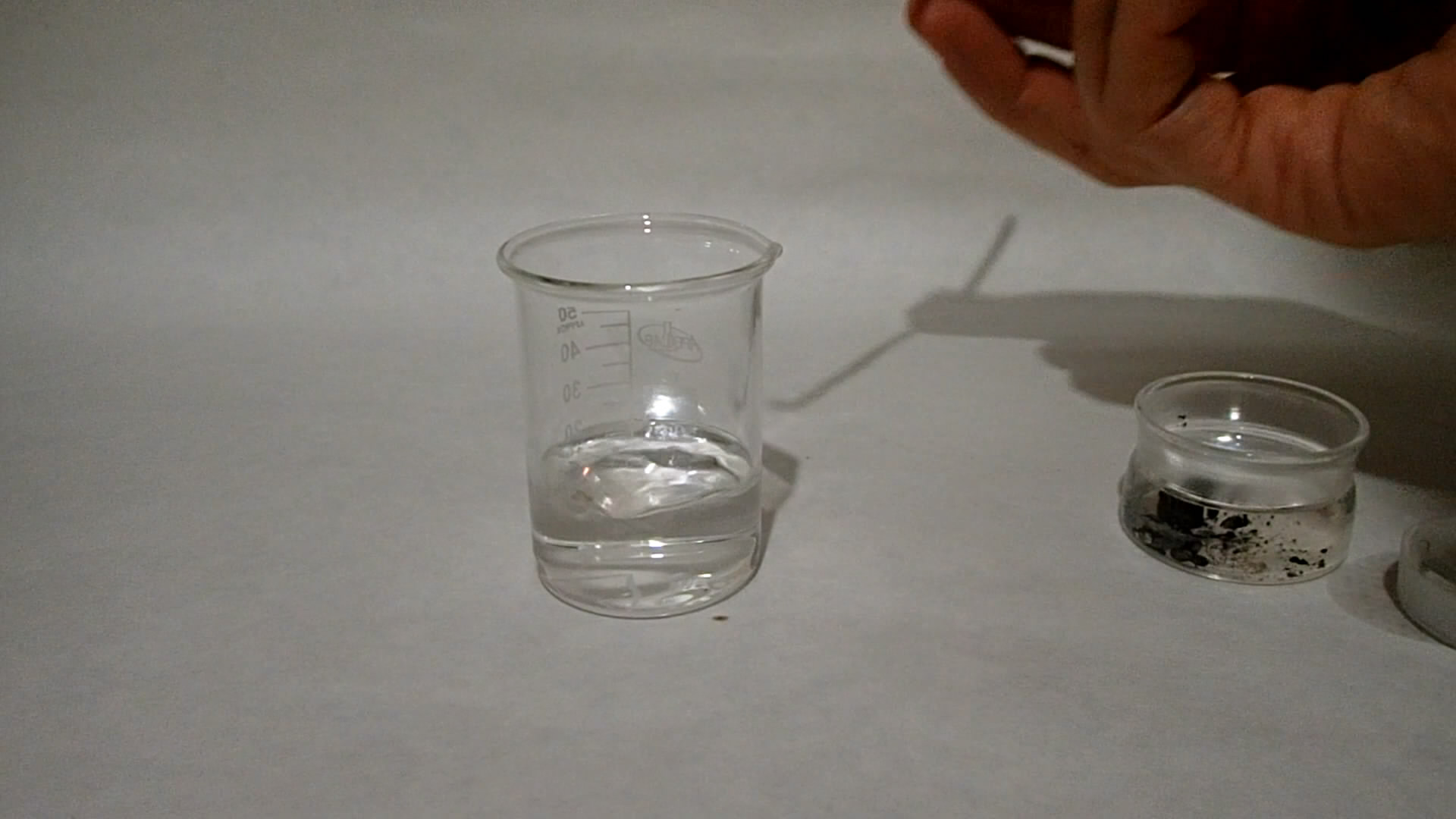 Metallic caesium. Caesium in air. Caesium and water. Caesium and ethanol.  .    ().   .   