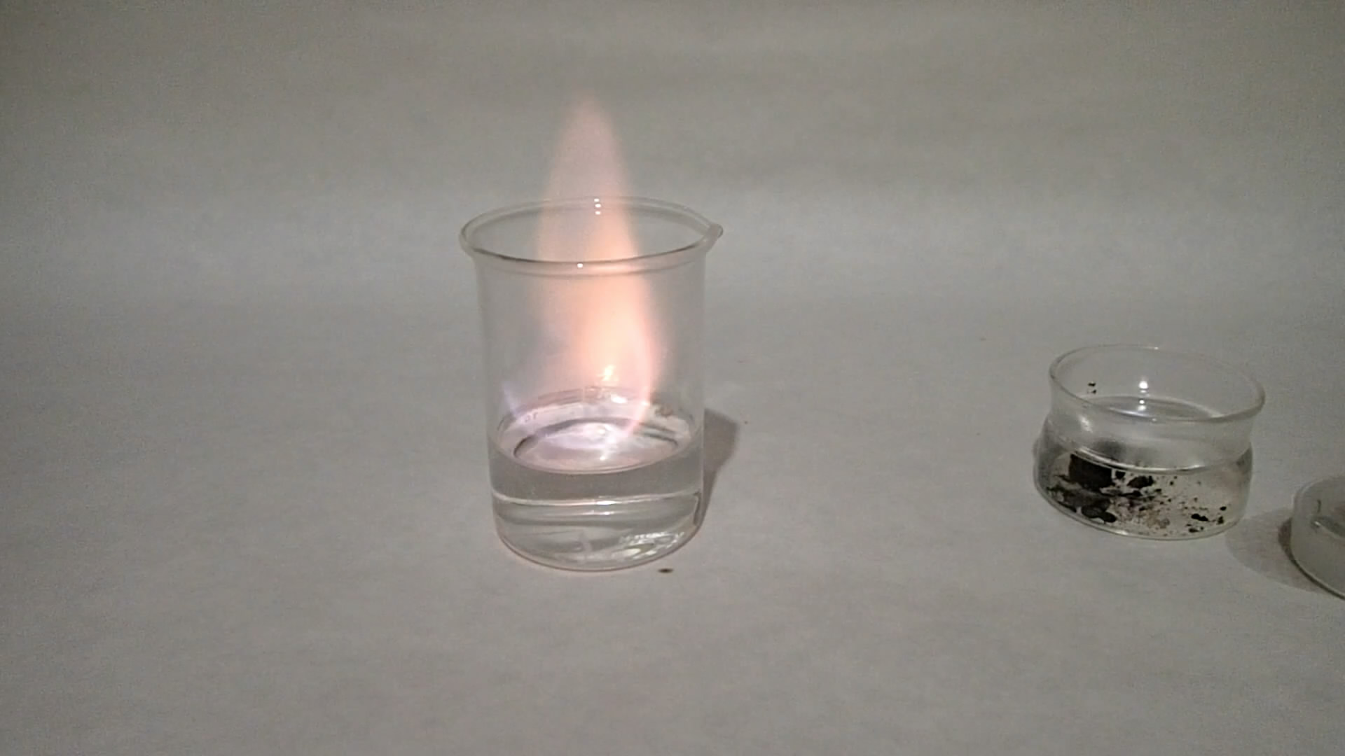 Metallic caesium. Caesium in air. Caesium and water. Caesium and ethanol.  .    ().   .   