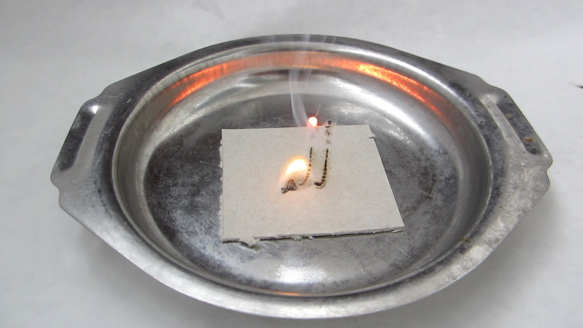 Metallic caesium. Caesium in air. Caesium and water. Caesium and ethanol.  .    ().   .   