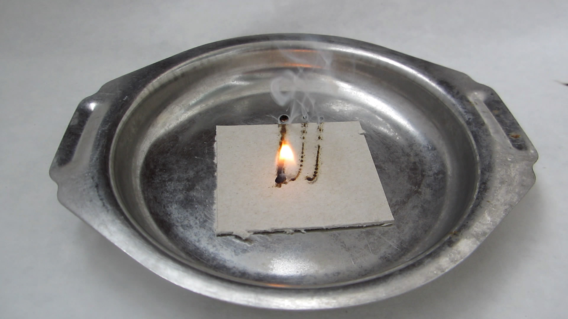 Metallic caesium. Caesium in air. Caesium and water. Caesium and ethanol.  .    ().   .   