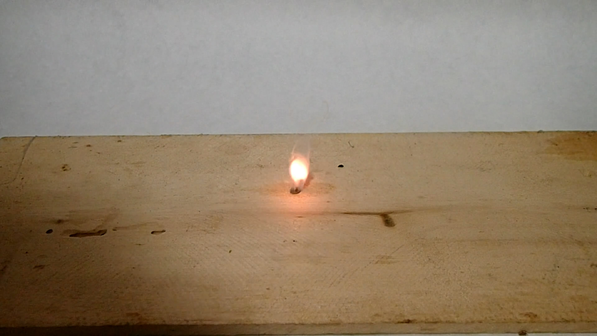 Metallic caesium. Caesium in air. Caesium and water. Caesium and ethanol.  .    ().   .   