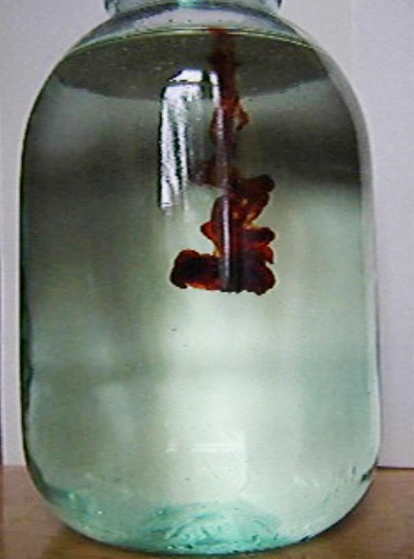 Реакция хлорида железа (III) и роданида калия (искусственная кровь)