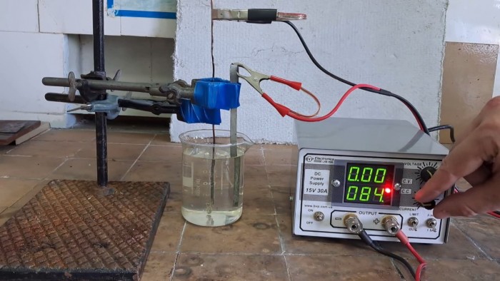 Electrolysis_of_hydrochloric_acid_test _power_supply_unit-12.jpg