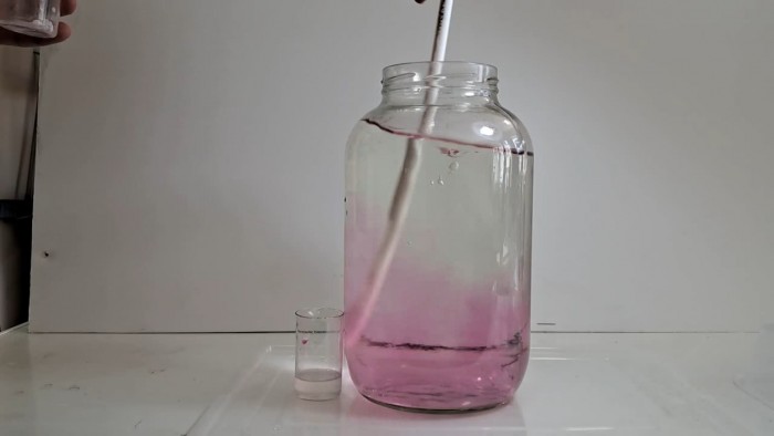Phenolphthalein_Sodium-Hydroxide-c35.jpg