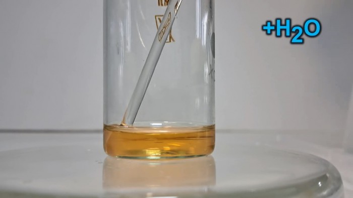 Hydrochloric_acid_Phenolphthalein-10.jpg