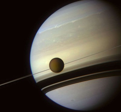 saturntitan2_cassini_960.jpg