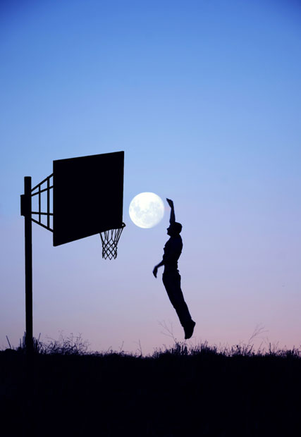 moon-basketball_2356147k.jpg