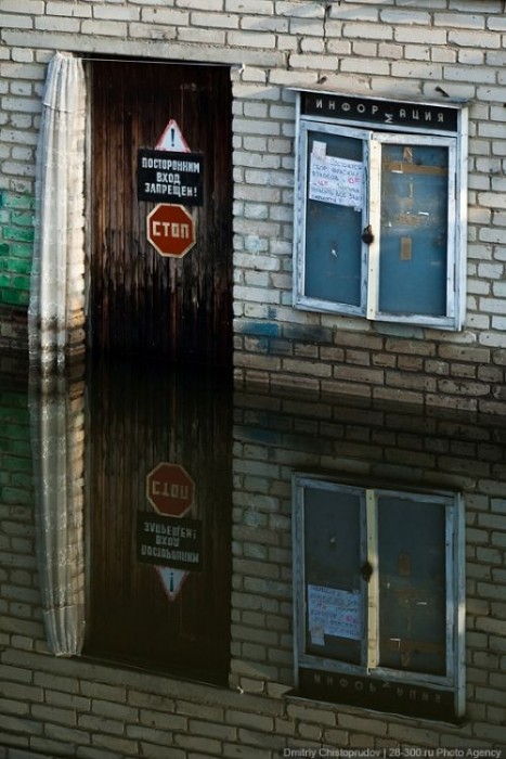 1270889770_flooded_garages_in_moscow_08.jpg