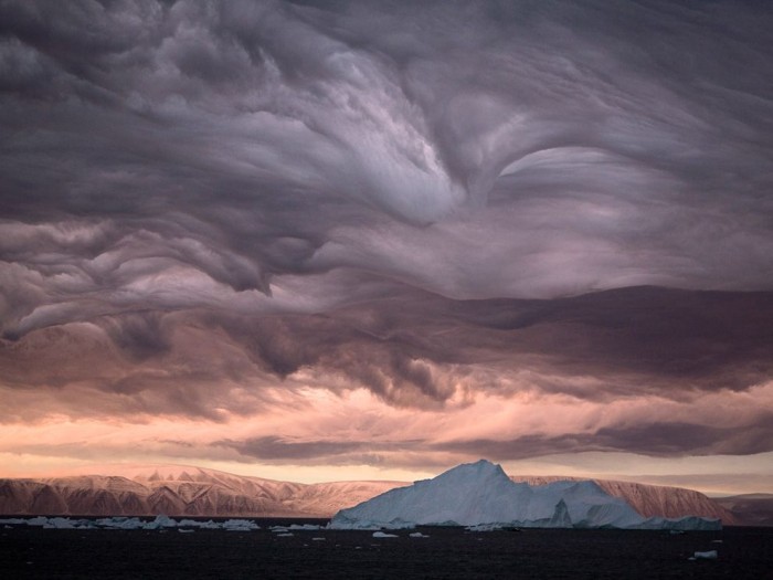 stratus-clouds-inglefield-bay-greenland_41142_990x742[1].jpg