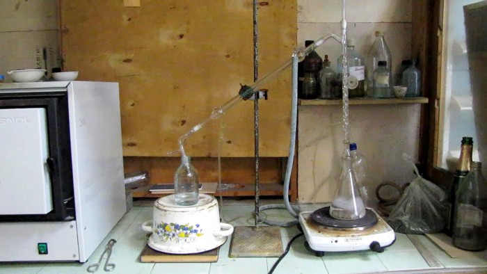 distillation_of_alcohol-1[1].jpg