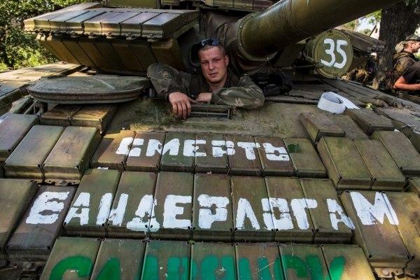 B2GuKRuCEAA9d9J[1].jpg