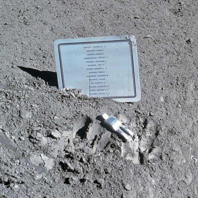 640px-Fallen_Astronaut.jpg