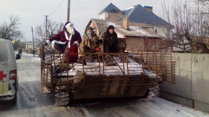 B6VjouuCYAAF2a-.jpg large.jpg