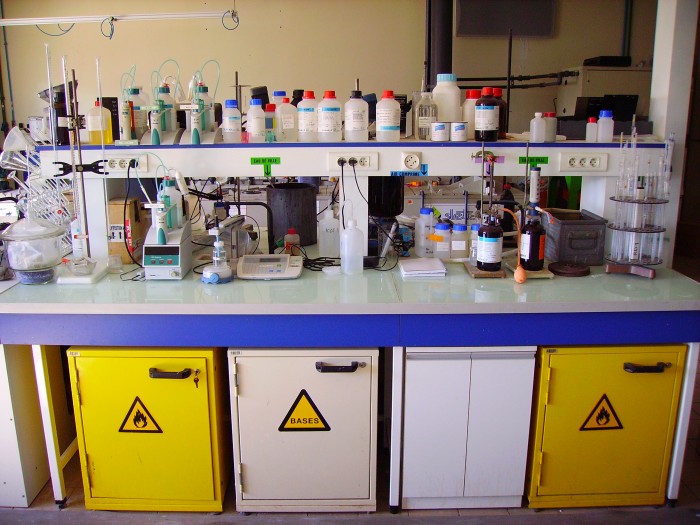 Chemistry_Laboratory_-_Bench[1].jpg