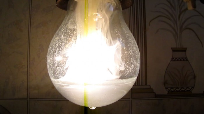 Incandescent_light_bulb_filled_with_water-51[1].jpg