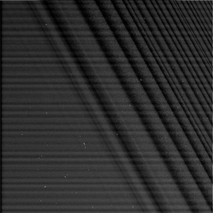2004.07.01_Cassini_прошёл_сквозь_щель_имени_себя!.jpg