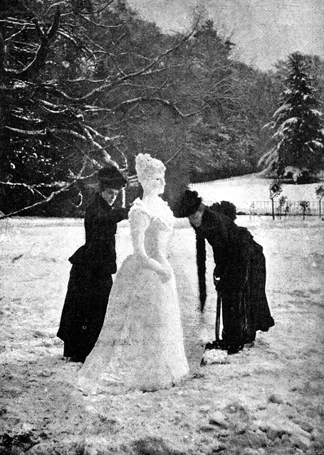 Two%2BVictorian%2Bladies%2Bmaking%2Ba%2B%2522Snow%2BLady%2522%2Bin%2B1891[1].jpg