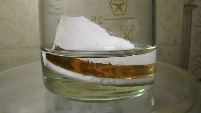 Gold_hydrochloric_acid_hydrogen_peroxide-2[1].jpg
