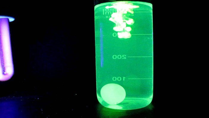 Uranium_glass-113[1].jpg