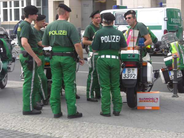 polizei-donuts.jpg