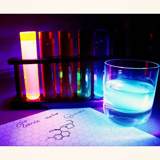 Quinine   alkaloid isolated from the bark of a cinchona tree  a medication used to treat malaria  tonic water contains quinine -_ it is a reason why fluoresces under UV.jpg