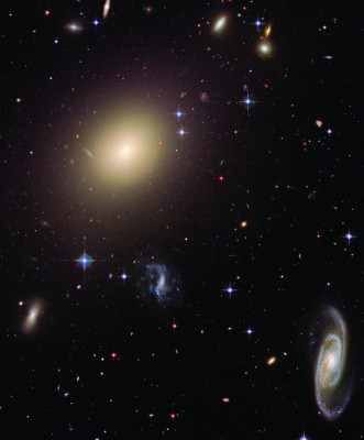 Cosmic_Collisions-The_Hubble_Atlas_of_Merging_Galaxies-2009 34.jpg