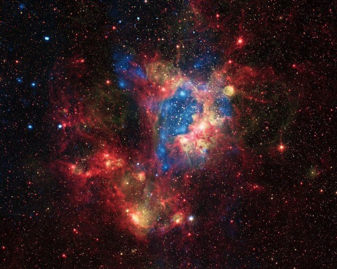 Эмиссионная туманность NGC 1935.jpg