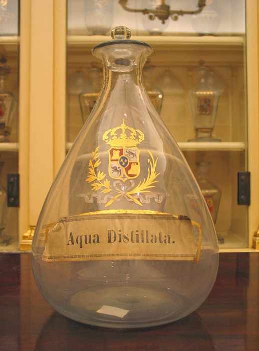 Aqua-distillata.jpg