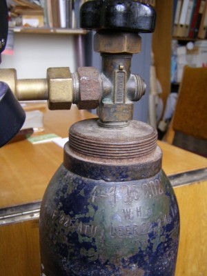 gas-cylinder-1.JPG